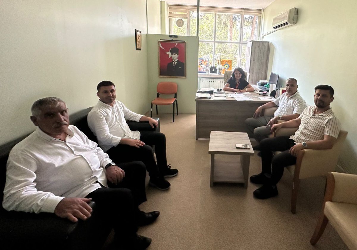 huseyin0147's tweet photo. Seyhan Devlet Hastanesi Sağlık Hizmetleri Müdür Yardımcısı Sn. Dilek Ütkür Hanımefendiyi MAR-DAD Genel Sekreteri Yunus Altunkaynak  , MAR-DAD Gençlik Kolları Başkan Yardımcısı Emre BAŞAK ve MAR-DAD Üyesi, Doyanç Sigorta İşletmecisi Mehmet Doyanç  ile birlikte ziyaret ettik. 

Adana'daki Mardinliler Dayanışma ve Sosyal Yardımlaşma Derneği MAR-DAD 

@Mardad_01 
@ADANAMARDAD