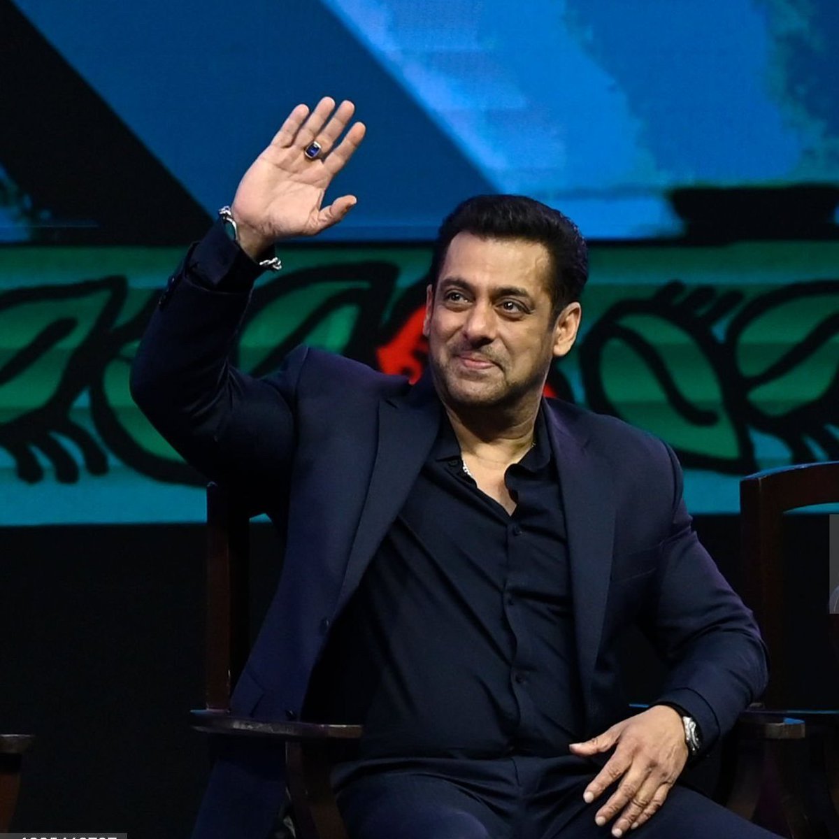 67_1988's tweet photo. @BeingSalmanKhan  During Kolkata International Film Festival 2023 I was not privileged enough to meet You, still yet I'm living everyday of my life with the Good Hope to  meet with YOU and by GOD Grace one day I shall definitely meet YOU. https://t.co/pbapKJaLcF