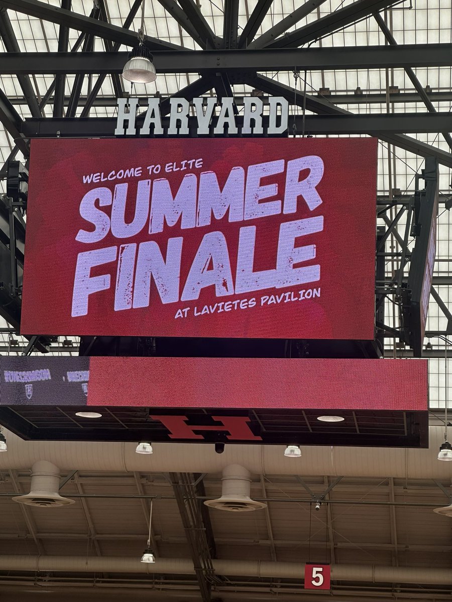 PierceVMoore's tweet photo. Thank you Harvard for a fabulous 9 HOUR day of basketball!  It was a great workout for sure. Your coaching staff is amazing and your players are nothing short of ELITE.  Next year we are bringing boiled peanuts for everyone 😂🏀@coachagaston  @HarvardWBB https://t.co/3VVwSfHcGv
