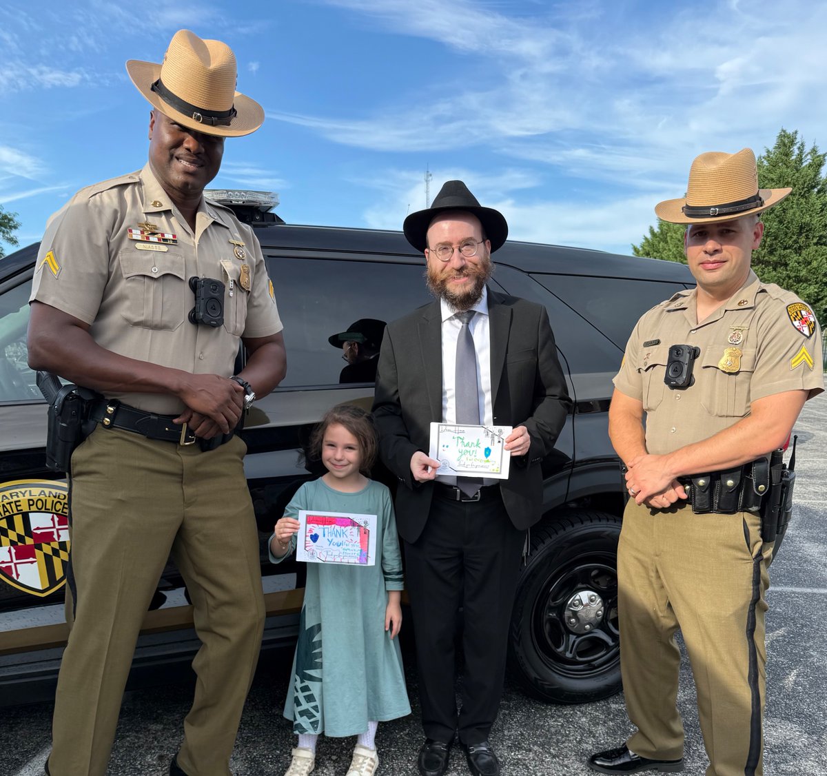RabbiCT's tweet photo. Attended National Night Out. 
Goldie helped me give out the @JUSAofMD  Salute to Our Heroes cards to thank our brave men and women in uniform for their service. 
With @MDSP, @BaltCoPolice, 
@PVFC32 @JewishWarVets Post 167 https://t.co/Mb7zaqtq5v