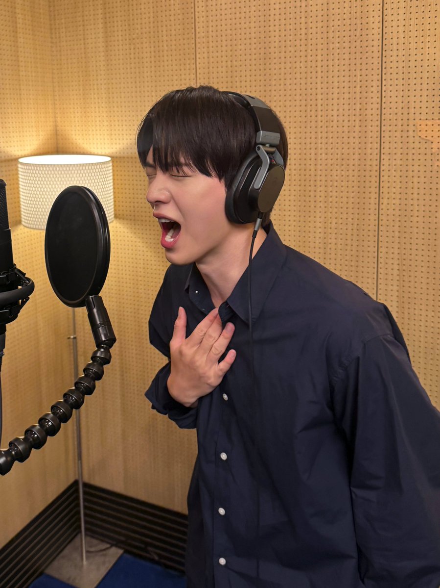 YookSJ_official's tweet photo. [📸] #YOOKs_moment

202'6' ver. 만찬가🩵
오칠이의 더위는 성재가 책임진다 ｡ﾟ(¯ㅿ¯υ)ﾟ｡
 
#육성재 #YOOKSUNGJAE
#만찬가 #晩餐歌 https://t.co/zVKwDcsnkG