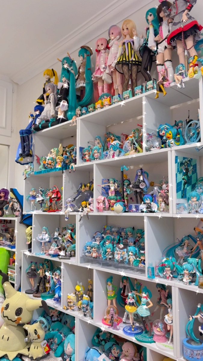 Tetomeeks0401's tweet photo. I’d hate me too if this wasn’t my view 🩵🫶🏽💞

#vocaloid #hatsunemiku #dollfiedream https://t.co/4ZWZ3v8wPq