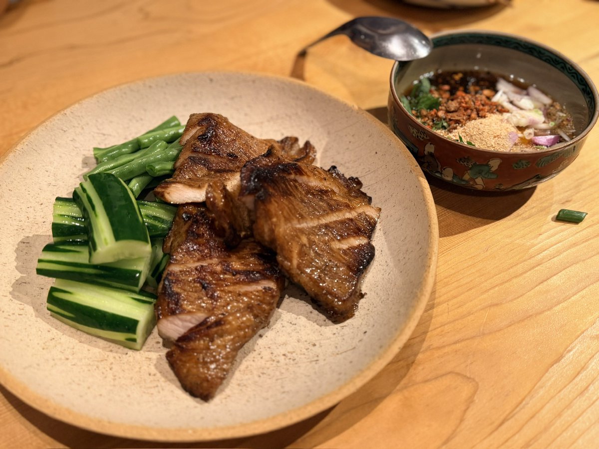 shiranugahotoke's tweet photo. 新宿の百福に行った。どれもずっと口に入れておきたい味がした。調味料と薬味が複雑な組み合わせすぎてすばらしい奥行き。お茶各種があるので下戸でもスーパーエンジョイできると思う。教養飯でもあるけど味も良くて最高だった。 https://t.co/OBcLO0CxaS