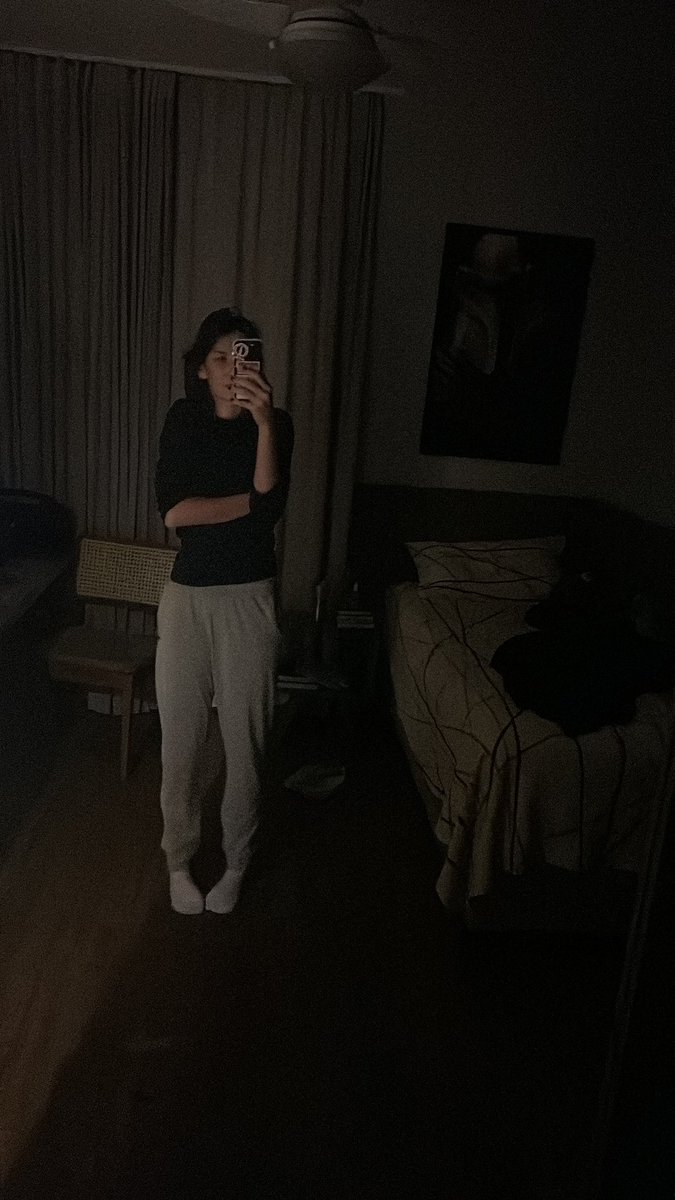 veinha_'s tweet photo. olá companheiros, minha vida foi bela me despeço de todos vocês, meus últimos momentos estão chegando pois sou uma mulher dramática com resfriado

infelizmente, é fatal. https://t.co/NsdTbMCsJK