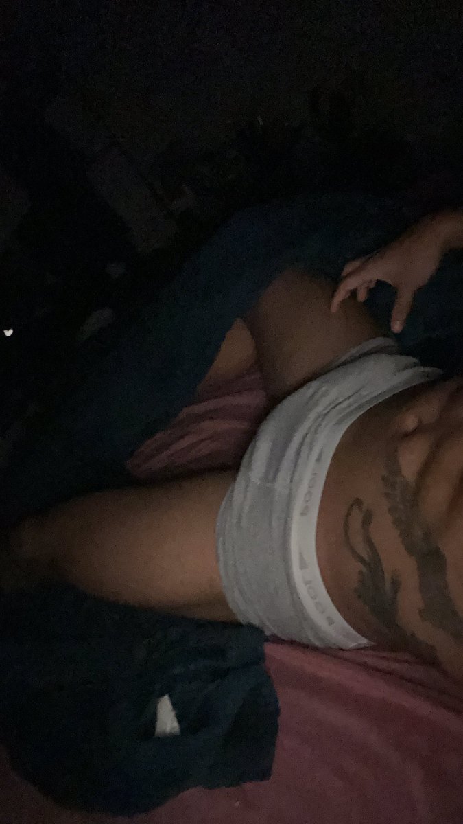 Navde01's tweet photo. Muito calor essa noite 🥵 https://t.co/3TSzI6yOzx