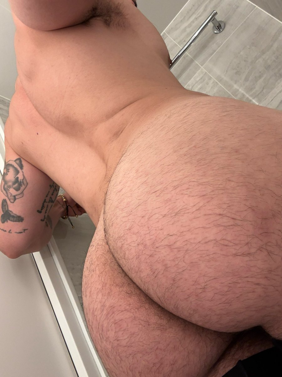 frankfurdr's tweet photo. Bro, been horny all day https://t.co/B7dOLcOzm5
