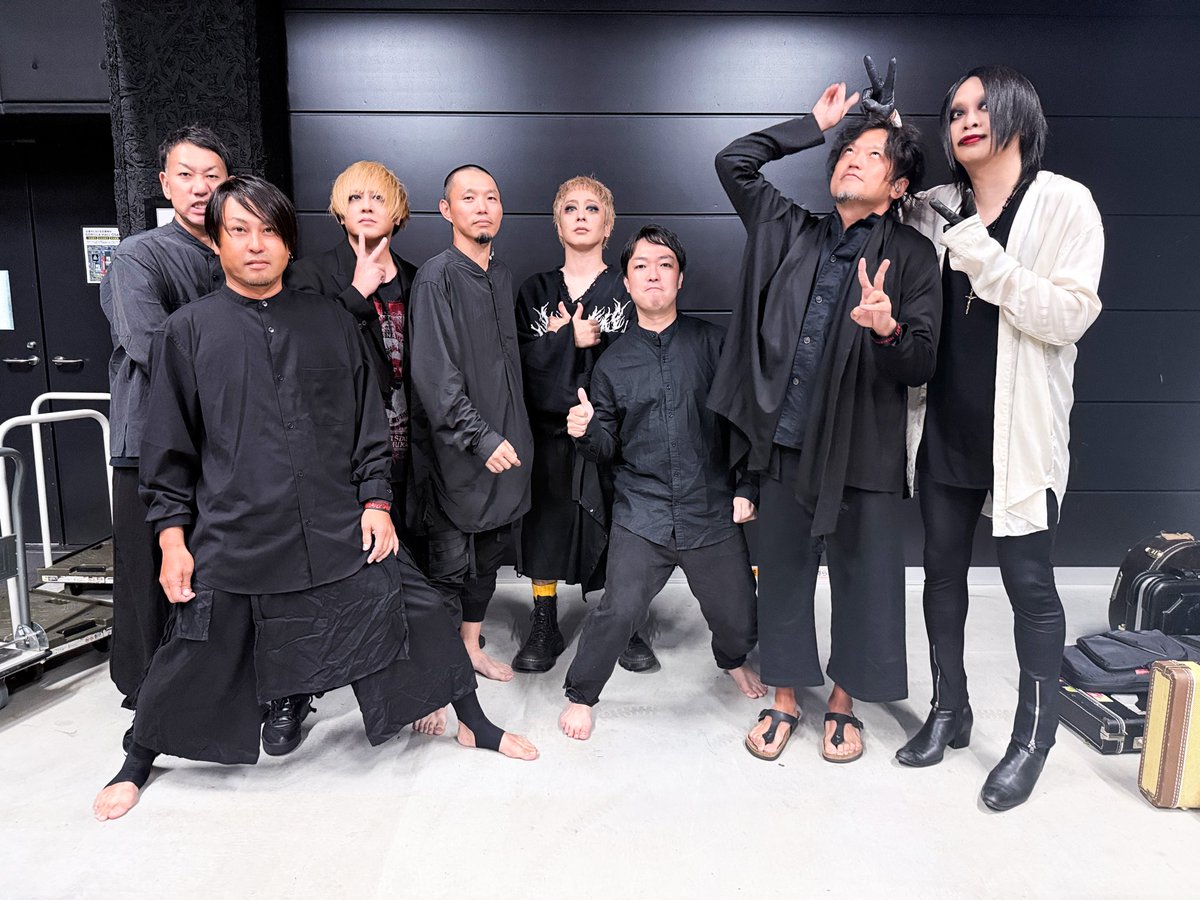 nanijiru's tweet photo. 遅くなりましたが8.2大阪ゴリラホールLove Together EXTRA Feat.えん
ありがとうございました！！！
MUCC、THE BACK HORNで感動、
自分たちのライブで感動、ラストのアンコールセッションでも感動！とにかく感動の1日でした！またいつかやりたい！
MUCC DREAM！笑
#MUCC 
#THEBACKHORN #COCKROACH https://t.co/krilsxQzW7