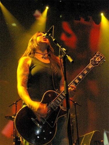 DeathDoomed's tweet photo. Lori S. (Acid King). https://t.co/MfAiPsOwCy
