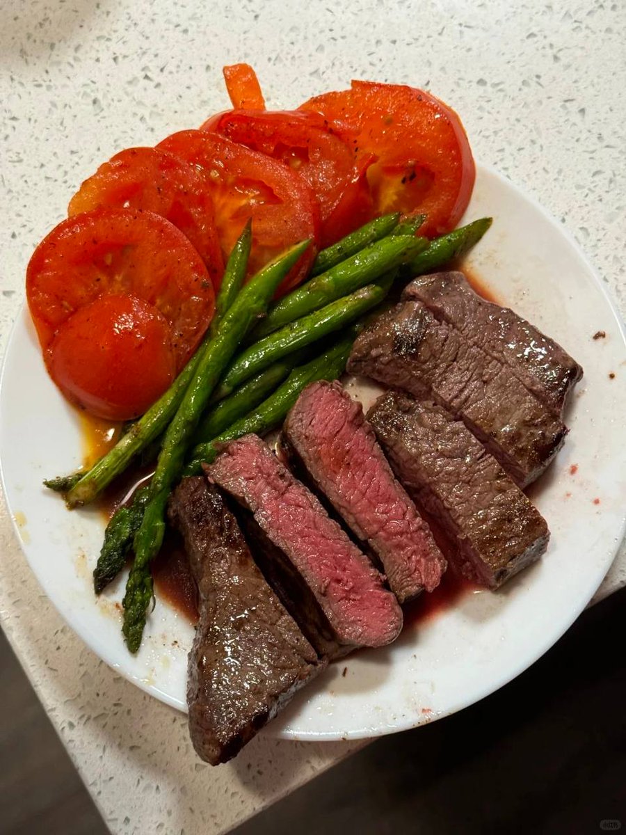 ChenLulukfbu's tweet photo. Does my cooking look pretty average?😣 https://t.co/PqHIkKBurL