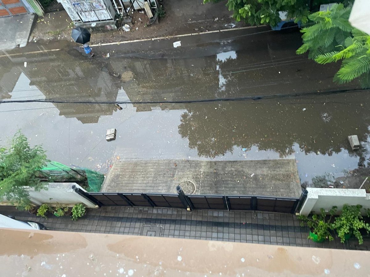 mano7867's tweet photo. @chennaicorp Rain water stagnation at Location : 1 st Main Road East 
Shenoy Nagar 
Chennai 600 030.

Date : 05:08/2026
Time : 06:00AM 

Ward : 101 https://t.co/28X441F7Eq