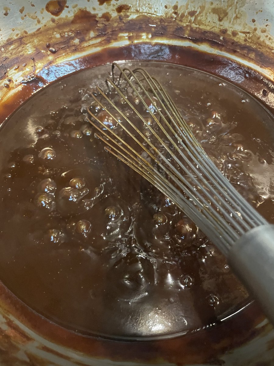 sichuanfuu's tweet photo. 8/5水
お昼のみ営業です🈺

八丁味噌で甜麺醤を作っております

甜麺醤は手作りがミソ👌

麻婆豆腐や担々麺、今世界的に話題の麻婆茄子などに使用する肉味噌に使用します

本日もご来店お待ちしております🍆 https://t.co/dVXgwuYhRa