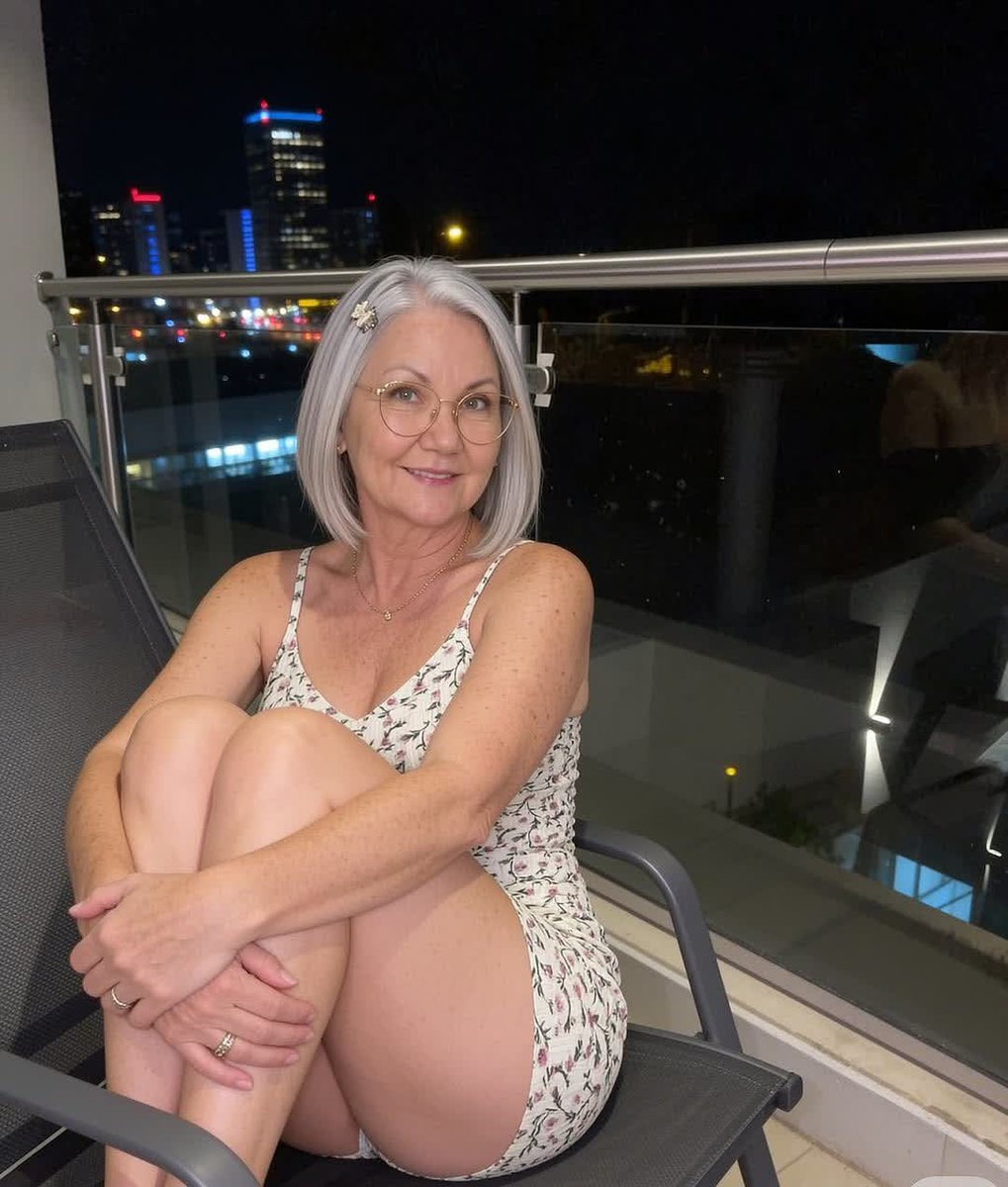 eululurdesmaria's tweet photo. Seja sincero, as mulheres mais velhas te parecem sexy? https://t.co/7BfJjvp0nn
