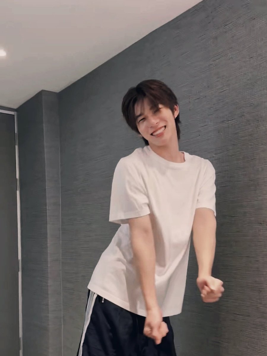 bbxk_'s tweet photo. จริตเคะ                            จริตเมะ https://t.co/DGUGYZ4jAx