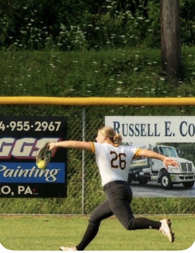 sczornomor2028's tweet photo. Track that! Sun, dirt, and an awesome summer season. #SummerSoftball https://t.co/CU4Y7GwnYB