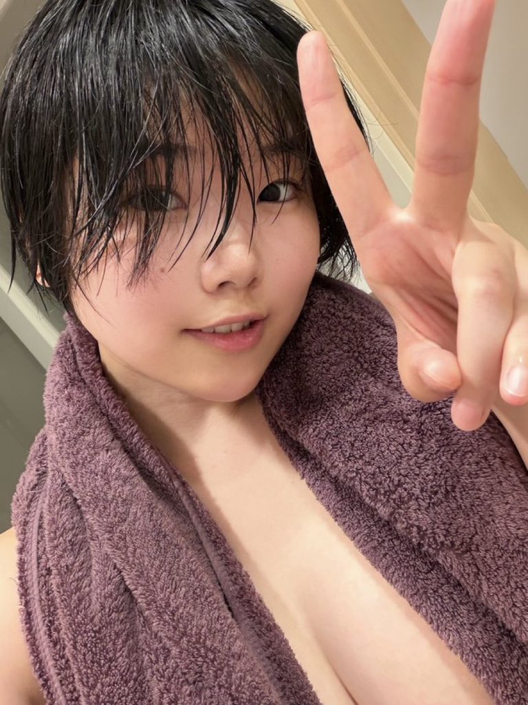 SumireCh_'s tweet photo. チャリティー配信見てくれてありがとう💜

最大同接人数は 284人✨

ということで…
284,000円 を熊本地震の被災地支援として寄付します！！

協力してくれたみんな、本当にありがとう🫶 寄付先をしっかり選んで、寄付が完了したら改めて報告するね！ https://t.co/sixEwXrRxh