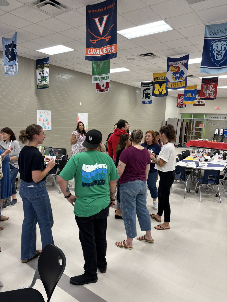 WhiteCarolyna's tweet photo. So happy to share my love for AVID with educators who are just as passionate about making a difference. Together, we’re empowering students for success! #risddreamon #avid @yaleroadrunners @MsKagaso @SpoonStefani @jeprincipal https://t.co/riMIBSQKuV