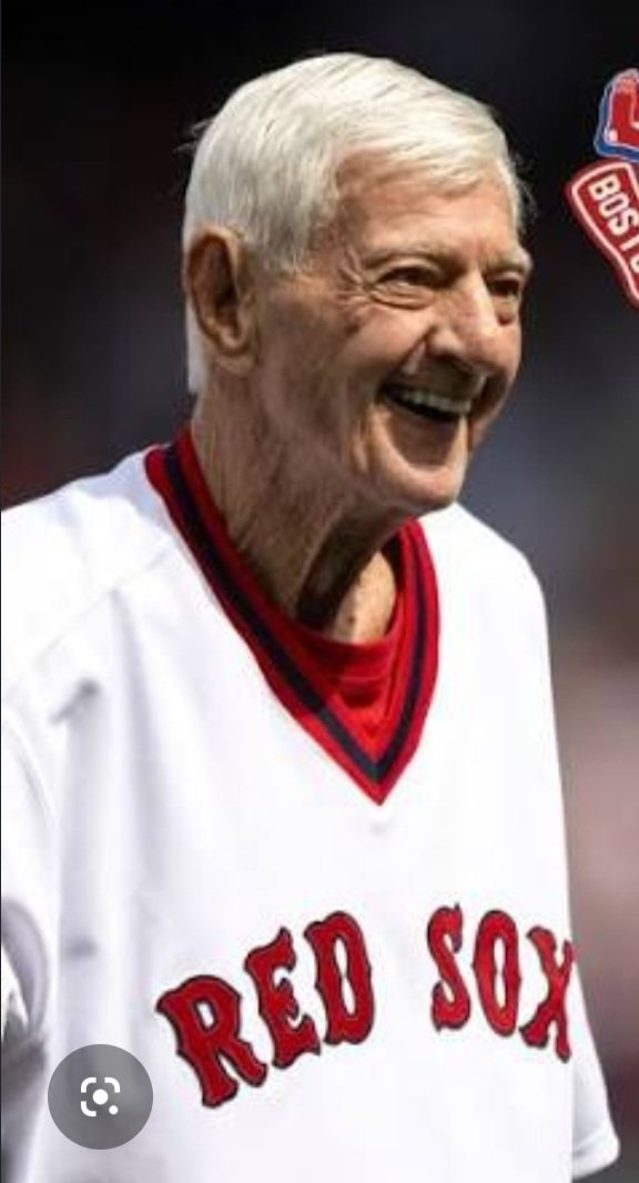 DavidGizz's tweet photo. @elonarmstead @timecaptales Is that Yaz? https://t.co/MD2pOpI5SC