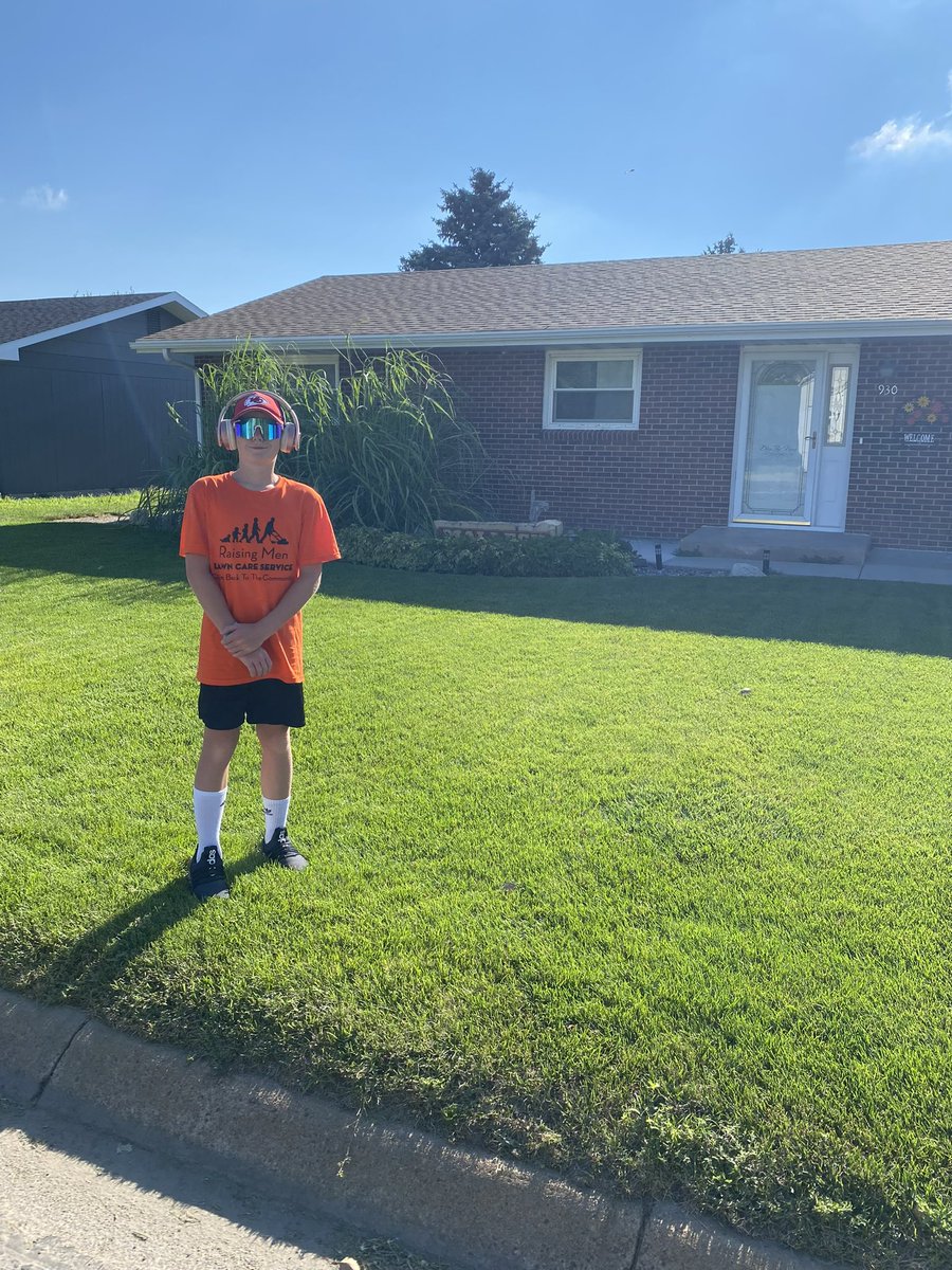 iamrodneysmith's tweet photo. Devan  of Imperial, NE who is taking part in our 50 yard challenge , is back in action with a new lawn! https://t.co/YawitIG47U