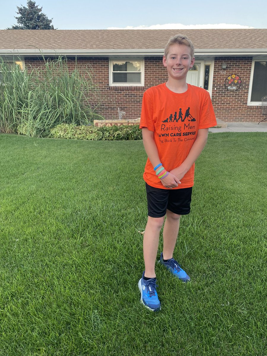 iamrodneysmith's tweet photo. Devan  of Imperial, NE who is taking part in our 50 yard challenge , is back in action with a new lawn! https://t.co/YawitIG47U