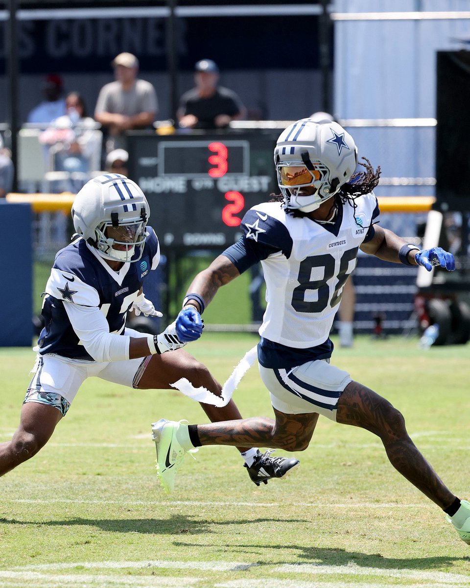 dallascowboys's tweet photo. the work continues 🦾

#CowboysCamp | @AmericanAir https://t.co/1PiHYlTQPr