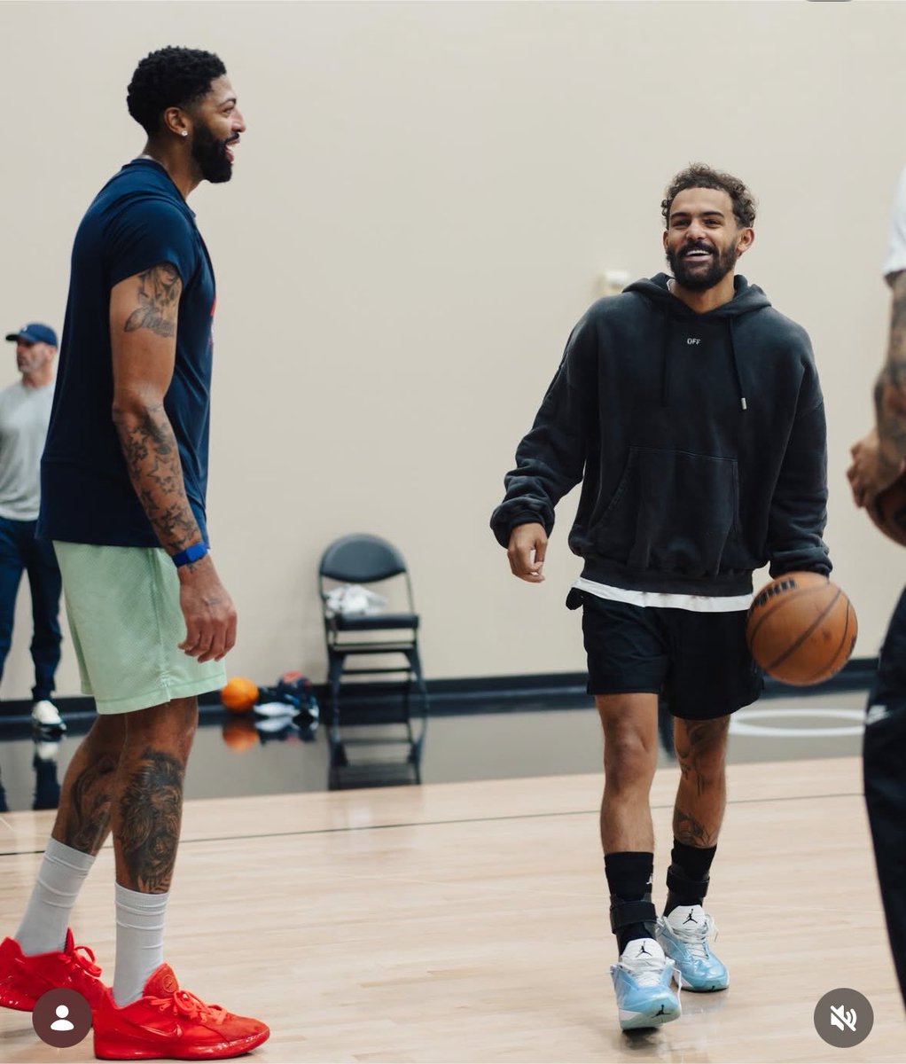 GregFinberg's tweet photo. Trae Young and Anthony Davis working out together 👀

(via IG/traeyoung) https://t.co/iHpDdNonhd