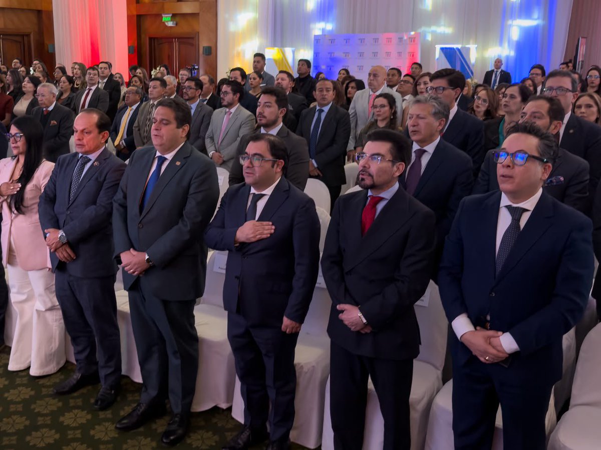 superbancosEC's tweet photo. El Superintendente de Bancos, @RobertoRomeroV, asistió a la Sesión Solemne por los 98 años de creación de la Procuraduría General del Estado @PGEcuador.

🤝 Un espacio para reafirmar el compromiso con la defensa del interés público y la protección del patrimonio del Estado.

#Compromiso
#Transparencia #HacemosLoCorrecto✅