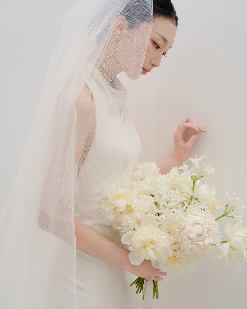 iwillbebread's tweet photo. 신부님 포즈 잡는 거 훙나 프로페셔널해서 웃음 나옴
온몸으로뮤지컬배우라고외치기 ｡  ｡  🕺 https://t.co/GgU7gsfU9a