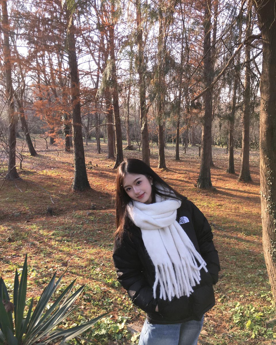 SIMONESDANIEL's tweet photo. Yo! 😎 Quick reminder: the world is a better place with you in it—go shine today! 🔥
yaQOj https://t.co/EFnuo9GlXZ