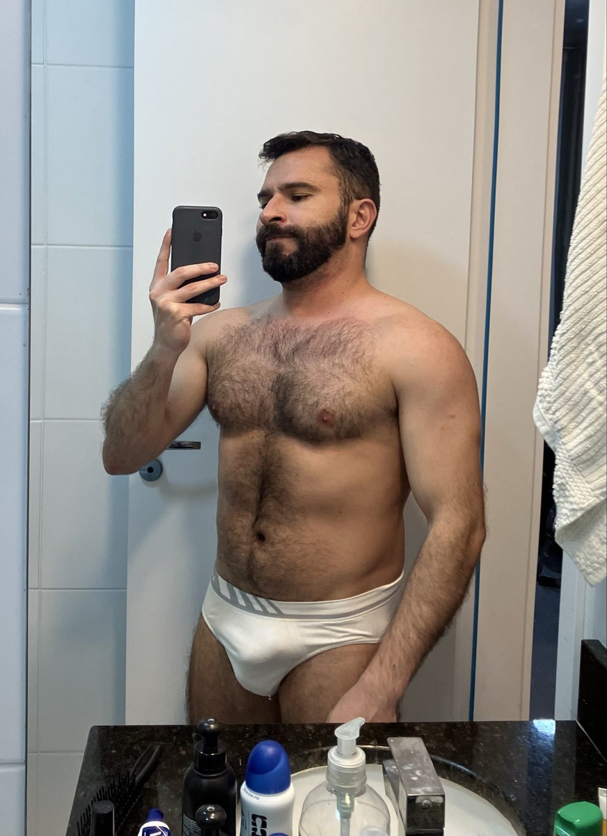 JonasLupus's tweet photo. Hora da 🚿 https://t.co/yv4W7WLhMu