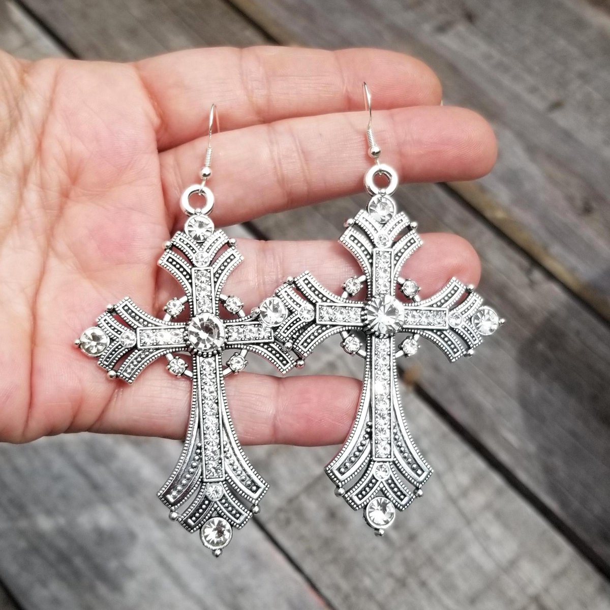 TrendingNowGift's tweet photo. Large Silver Crystal Cross Dangle Earrings #jewelry #earrings #silverearrings #dangleearrings #cross #crossjewelry #crossearrings #goth #gothic #religious #religiousjewelry #largecross #handmadejewelry #etsy #fashion 

 https://t.co/h8P4MbTU2L via @Etsy https://t.co/rc9s5hgiHI