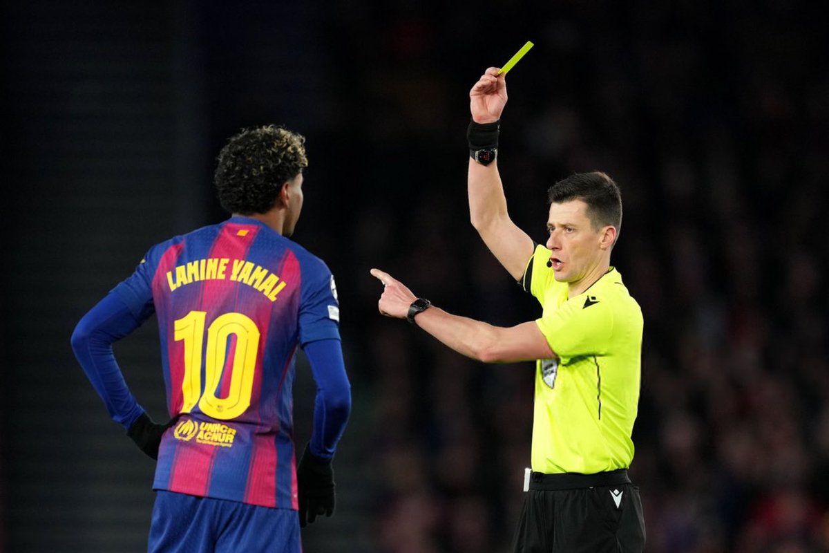 Somhiseremfcb's tweet photo. La UEFA aumenta el número de tarjetas amarillas para la suspensión de 3 a 4 en la Liga de Campeones de la UEFA. https://t.co/L6XAWBsl7Y