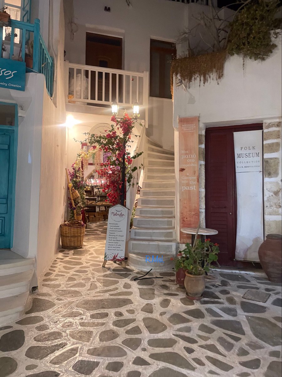 Radya_Mel's tweet photo. Naxos as it used to be : quiet alleys, handmade details … where tradition breathes in the air &amp; beauty is in the smallest things :) https://t.co/JJoKi0u0oR