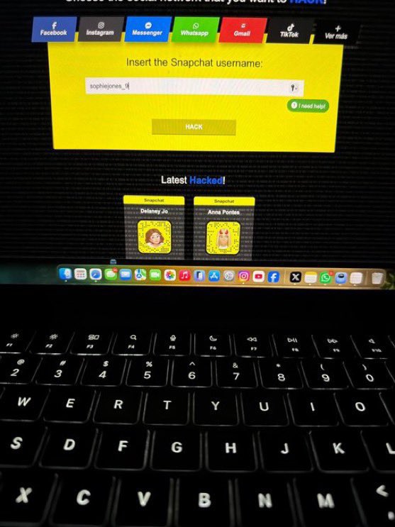 Dathukumar12's tweet photo. Dont waste your time with her if she doesn't worth it
Send me her username let hack her snap

#snaphack #teenager #nsfwtwtًً  #nolimits https://t.co/ZGwQ8rWzms