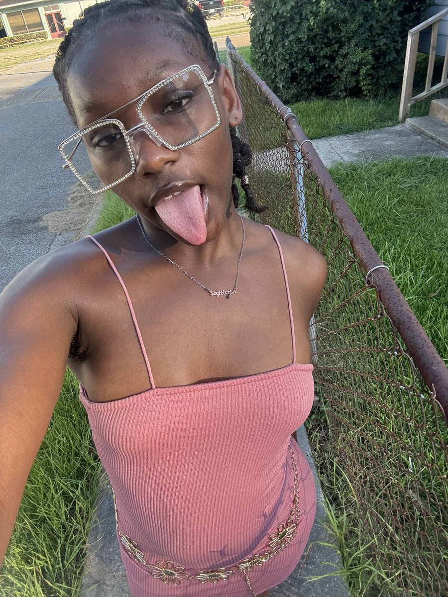 BraylonRiley's tweet photo. Instagram @braylonrileyyy 4.1k
 Tik Tok @braylonrileyy 10.9k
You want picture mail like this but you’re too scared to ask ? Yes or not 🤨 https://t.co/uooTM8c794