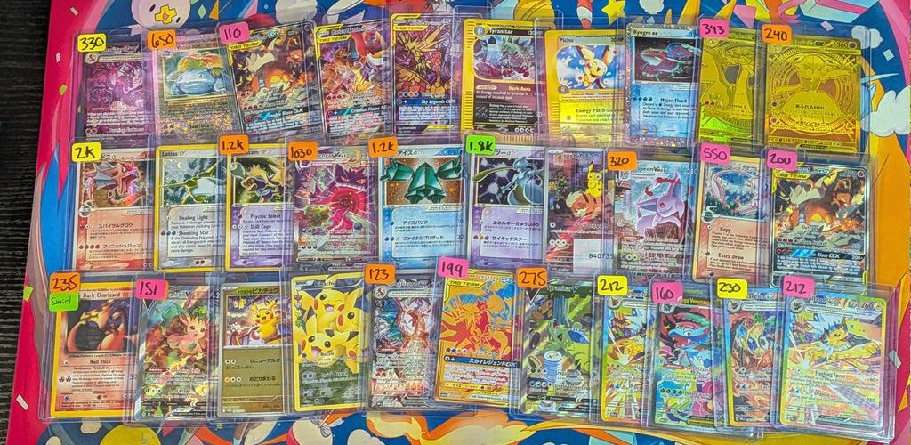 DaylightsTV's tweet photo. Anyone want some singles? 🙏

Looking to move some stuff for a big purchase this week!

$5 shipping for under $100, anything over that is free. 

More pics can be provided. Anything not priced please ask. 

RTs appreciated ♻️ https://t.co/VXg7ZeT1bI