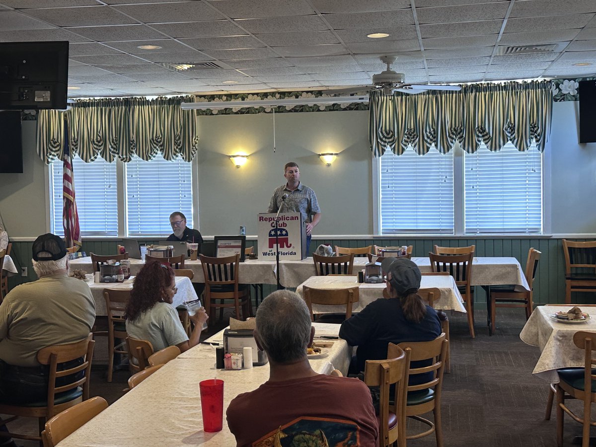 LukeMurphyFL's tweet photo. Great day in Jackson County!
I enjoyed spending time with some great patriots at the West Florida Republican Club meeting and talking about the future of North Florida and our country.
We also stopped by Southern Craft Creamery. If you haven’t been yet, stop in and check them out! #FL02