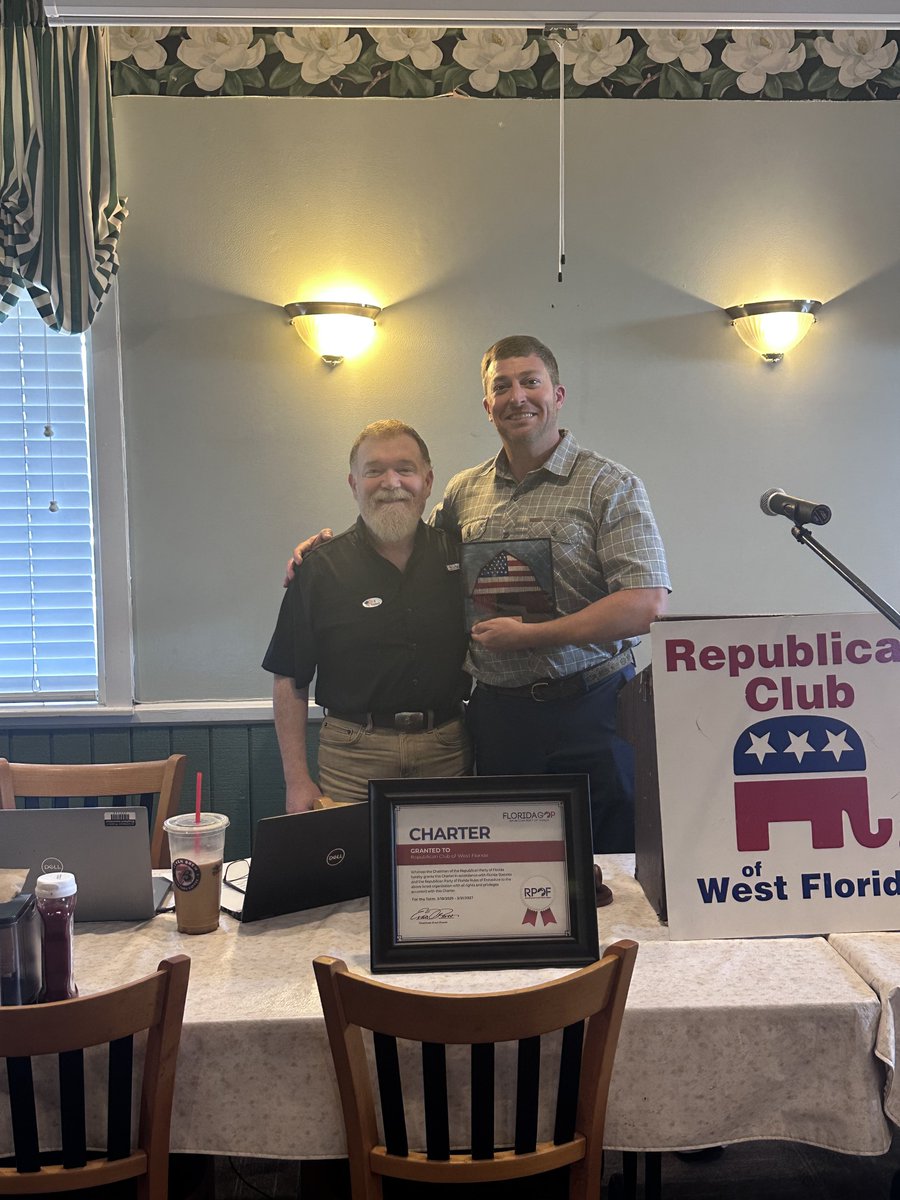 LukeMurphyFL's tweet photo. Great day in Jackson County!
I enjoyed spending time with some great patriots at the West Florida Republican Club meeting and talking about the future of North Florida and our country.
We also stopped by Southern Craft Creamery. If you haven’t been yet, stop in and check them out! #FL02