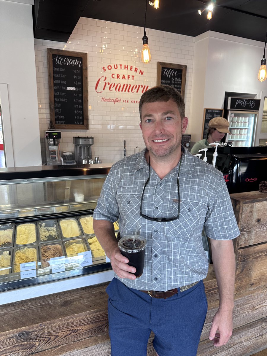 LukeMurphyFL's tweet photo. Great day in Jackson County!
I enjoyed spending time with some great patriots at the West Florida Republican Club meeting and talking about the future of North Florida and our country.
We also stopped by Southern Craft Creamery. If you haven’t been yet, stop in and check them out! #FL02