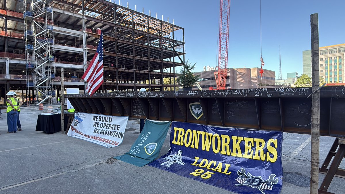 waynestate's tweet photo. We've officially placed the final beam on the Health Sciences Research Building!

Special thanks to the Board of Governors, State Representative @JoeTate313 and Victoria Westbrooks from Office of the Mayor of the @CityofDetroit for celebrating with us! https://t.co/1RSdZod918 https://t.co/LJ1QPwPzVa