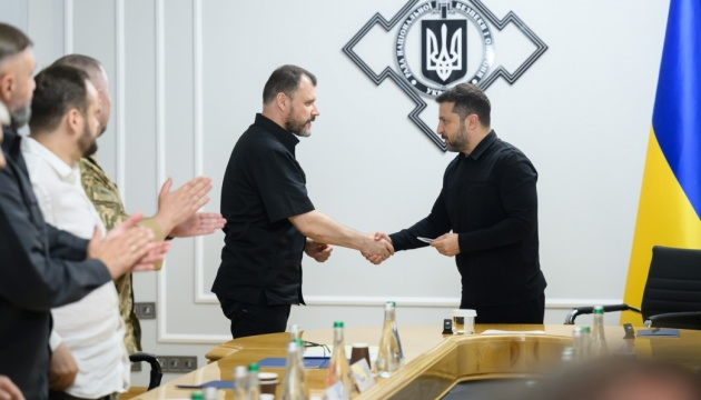 LegendsLviv's tweet photo. Ukrainian President Volodymyr Zelenskyy has introduced newly appointed National Security and Defense Council Secretary Ihor Klymenko to the NSDC team.
#Ukraine #Zelenskyy https://t.co/8eR8vaLBl6
