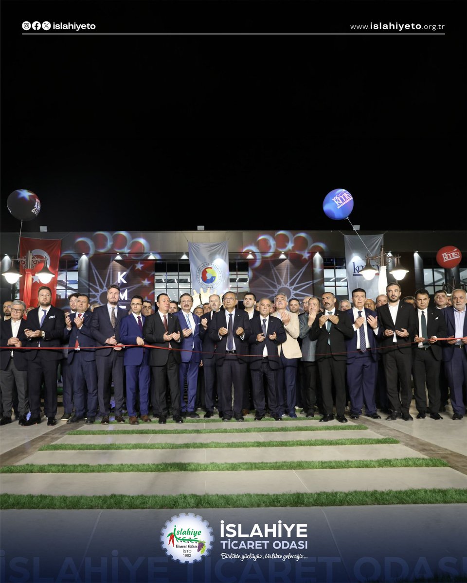 islahiyeto's tweet photo. Türkiye Odalar ve Borsalar Birliği Başkanımız Sayın M. Rifat HİSARCIKLIOĞLU’nun katılımıyla gerçekleştirilen Kahramanmaraş Ticaret ve Sanayi Odası’nın yeni hizmet binası açılış programına, Yönetim Kurulu Başkanımız Sayın Selahattin TÜRKMEN katılım sağladı.

Program öncesinde Sayın M. Rifat HİSARCIKLIOĞLU’nu Kahramanmaraş Havalimanı’nda karşılayan Yönetim Kurulu Başkanımız Sayın Selahattin TÜRKMEN, açılış programında bölgedeki Ticaret ve Sanayi Odaları ile Ticaret Borsalarının Yönetim Kurulu Başkanlarıyla bir araya geldi.

Gerçekleştirilen programda bölgesel ticaretin geliştirilmesi, iş dünyasının ortak gündemi ve ekonomik iş birliği konularında istişarelerde bulunulurken, Kahramanmaraş Ticaret ve Sanayi Odası’nın yeni hizmet binasının hayırlı olması temennisinde bulunuldu.
@RHisarciklioglu @sturkmen27 @kmtso_tr