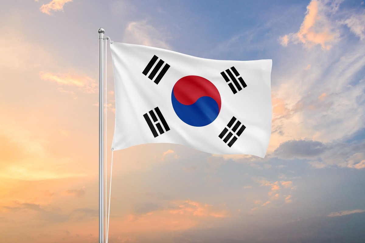 PopCornerKR's tweet photo. 🚨BIG NEWS: The South Korean government just announced it will cover up to 100% of infrastructure costs for future AI and semiconductor mega-clusters! South Korea is not playing around when it comes to dominating the global tech space.

What are your thoughts on this huge move?👇 https://t.co/91KF4MwIhn
