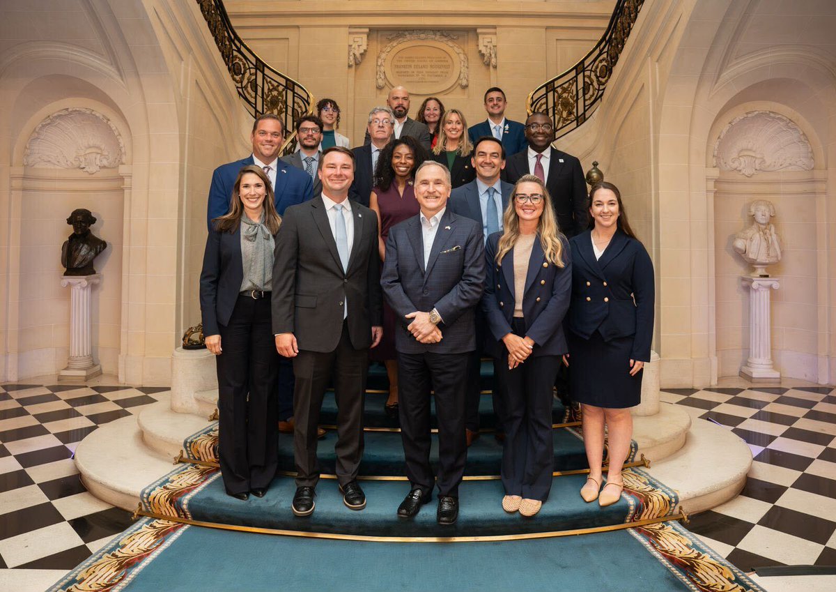 ACYPL's tweet photo. A sneak peek from our exchange in Argentina! 🇺🇸🇦🇷

Our bipartisan delegation from across the United States kicked off the week with a meeting with U.S. Ambassador to Argentina Peter Lamelas — a fitting start to a week of high-level conversations.

Stay tuned for more updates! https://t.co/6zQX6OMHGv