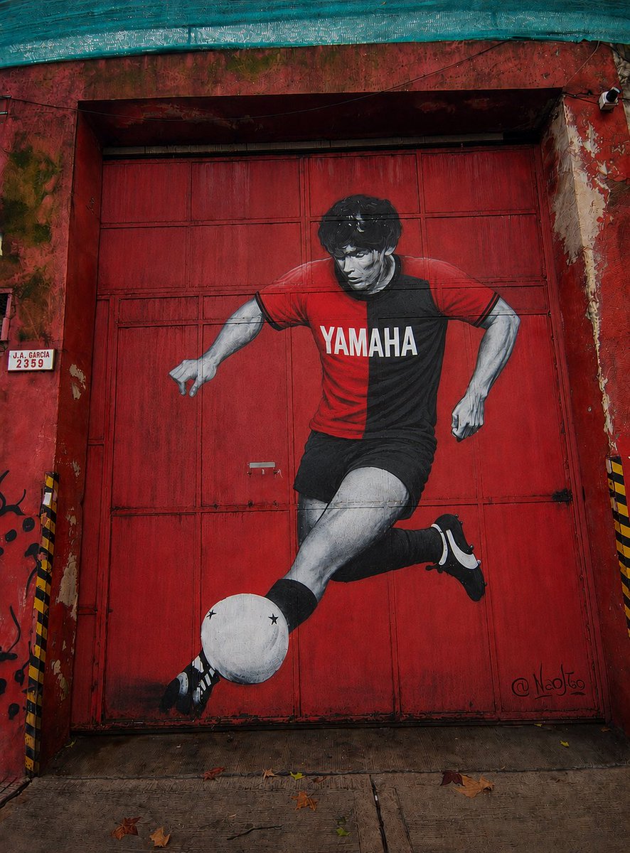 Elbebo_'s tweet photo. Diego y #Newells , siempre !!! 🔴⚫ #maradona https://t.co/qGzp5vaM3A