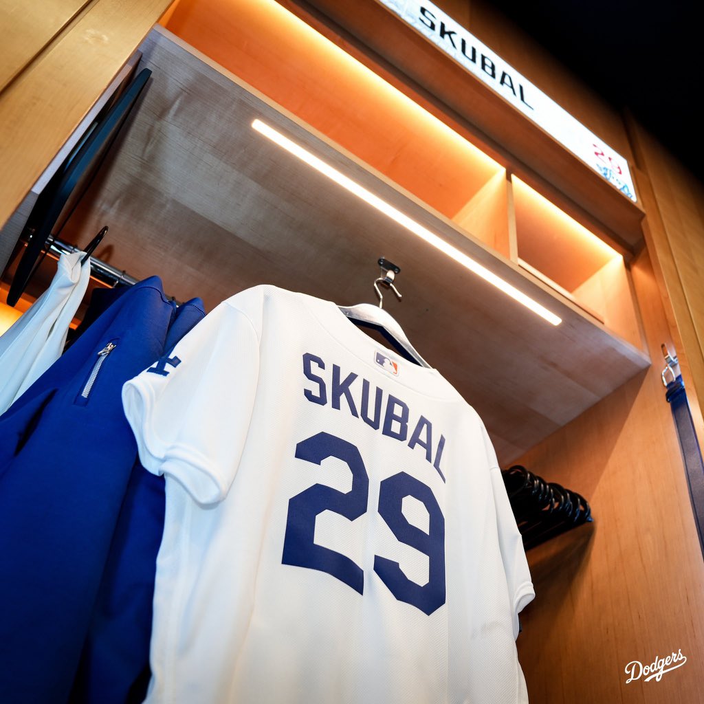 LADodgersMuse's tweet photo. 🚨 TARIK SKUBAL DODGERS JERSEY GIVEAWAY

1️⃣ Follow @LADodgersMuse &amp; @Novig 

2️⃣ Like &amp; Repost

3️⃣ Comment “Done” https://t.co/xX2qXkLiZC