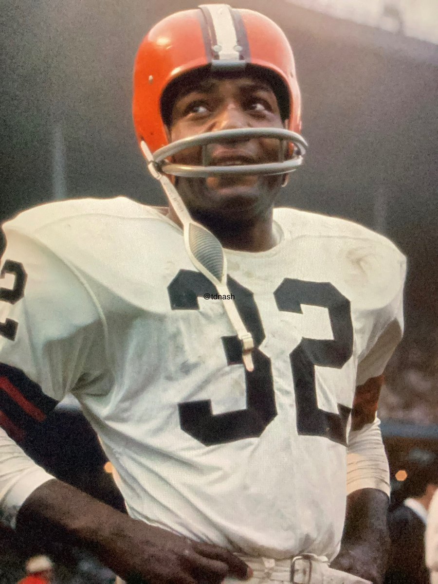 td_nash's tweet photo. Barry Sanders for me.

Outside of Jim Brown, what running back do you consider to be the greatest running back of all time?🧐 https://t.co/AE0OxXw9U6