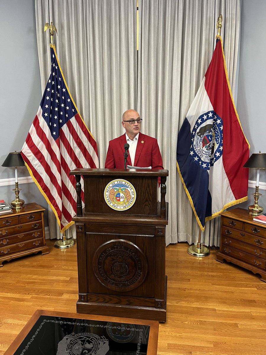 johnmurphynews's tweet photo. Breaking: Missouri Secretary of State Denny Hoskins is refusing to freeze a gerrymandered congressional map from taking effect, calling the effort to force a vote on it unconstitutional. https://t.co/l73BUQkQK2