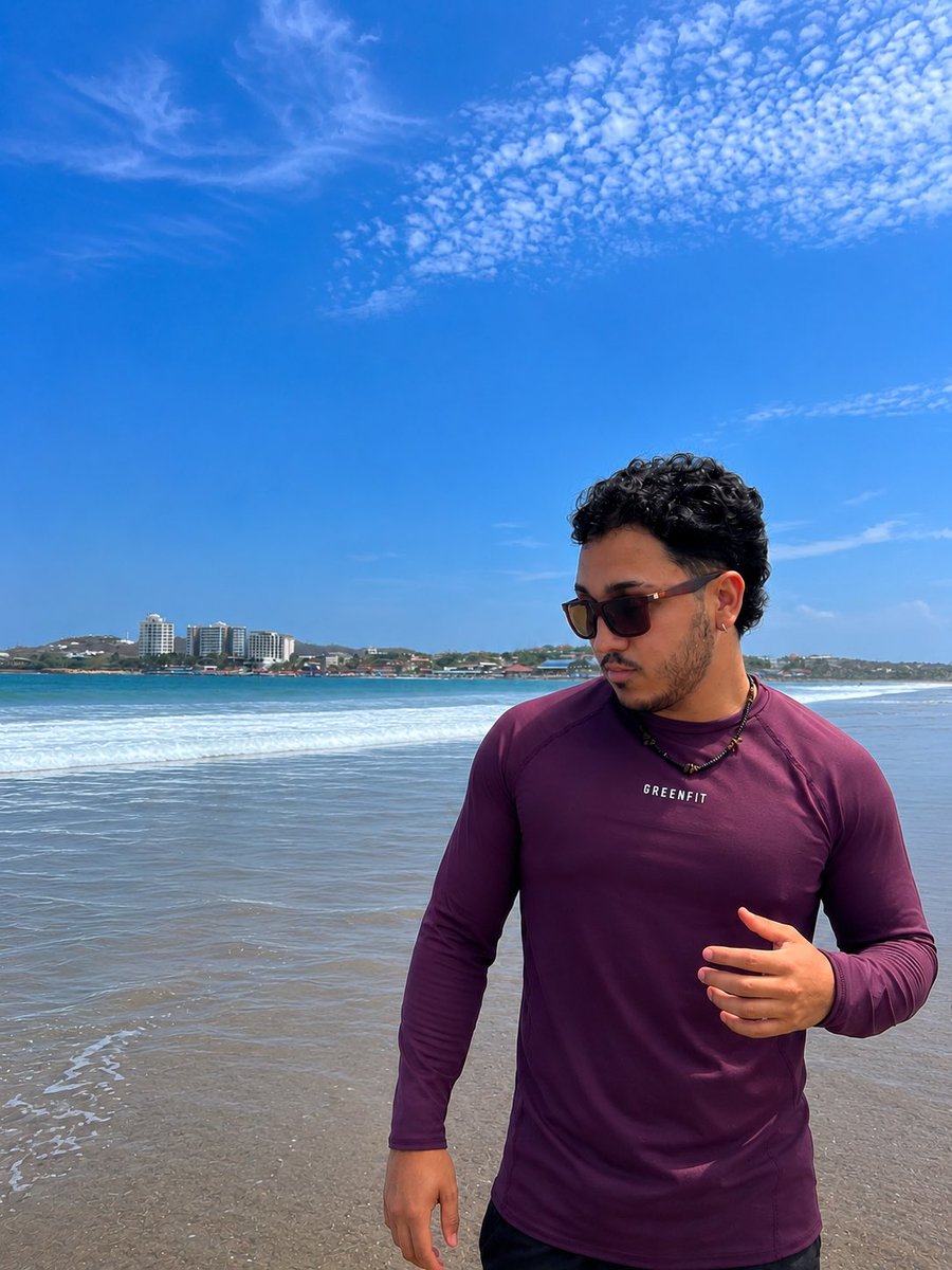 eggramirez's tweet photo. Como así que perdido? Yo estaba en la playita https://t.co/c6HXHQfyDT