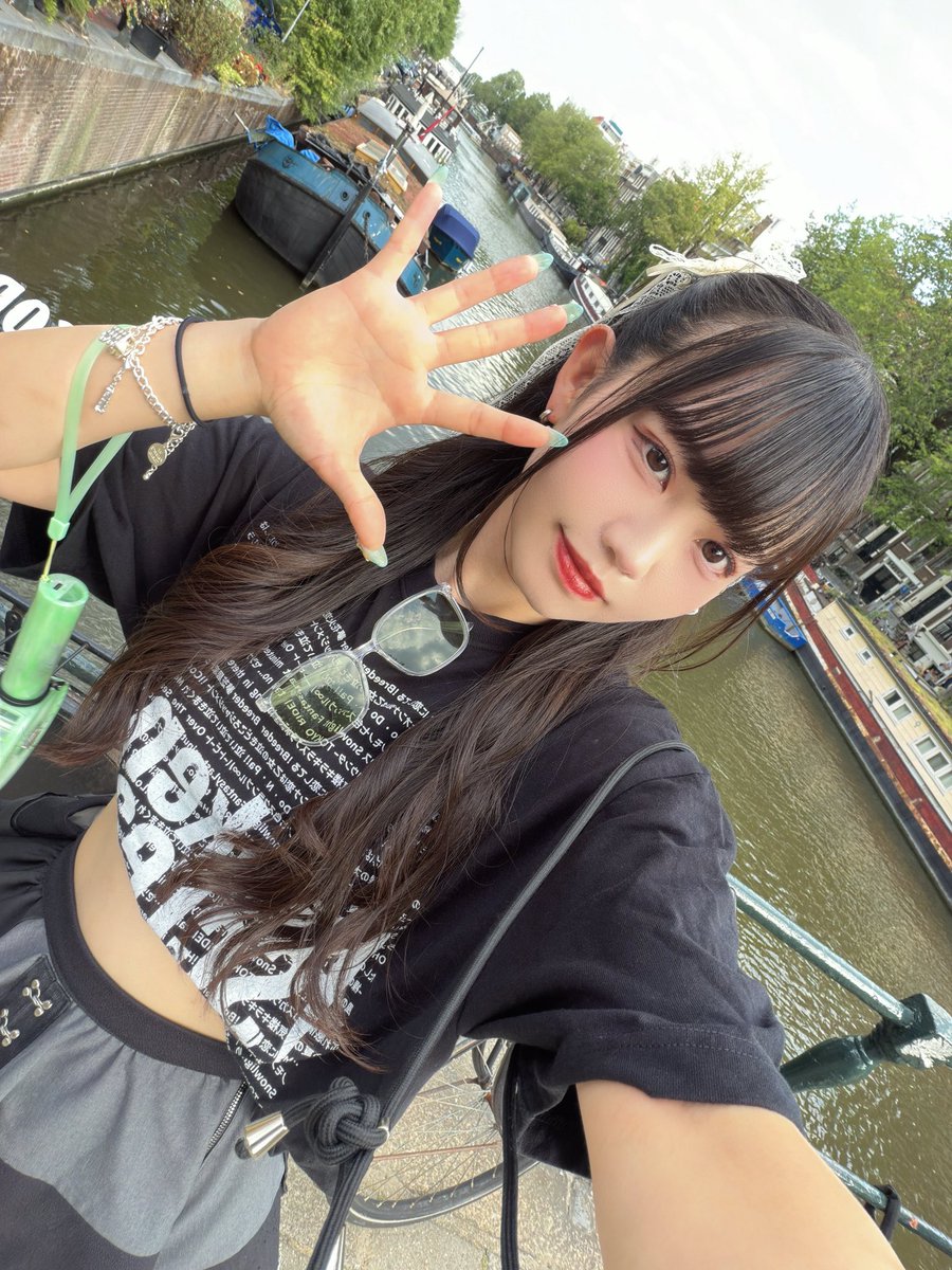 tsubaki_bbts's tweet photo. Amsterdam公演ありがとうでした🇳🇱
去年と同じライブハウスで去年よりいっぱいで嬉しかったよ🥰

Amsterdam街が可愛くて本当に大好きになった！！！！！旅行で来たい🥺🫶

#BBTS
#BrokenByTheScream 
#BBTS2026 https://t.co/GEdT3kbM4B