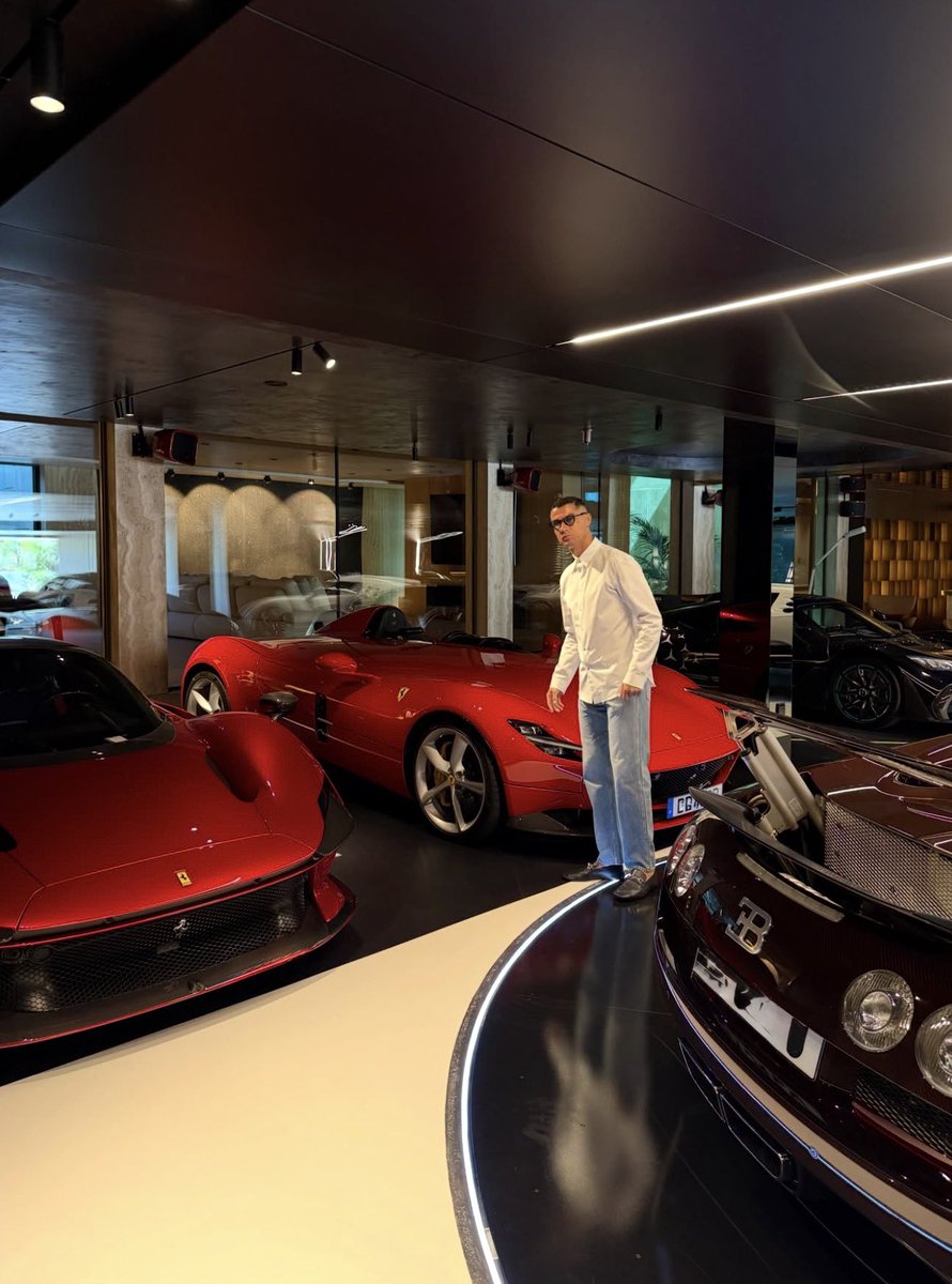 madrid_total2's tweet photo. Cristiano Ronaldo en IG:

“Mis juguetes 🚀”

AURAAAA. https://t.co/7YeHcWlXkR